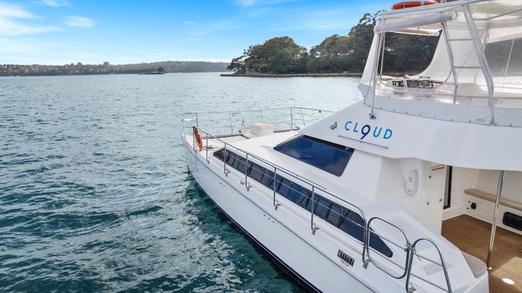 CL9UD catamaran side view